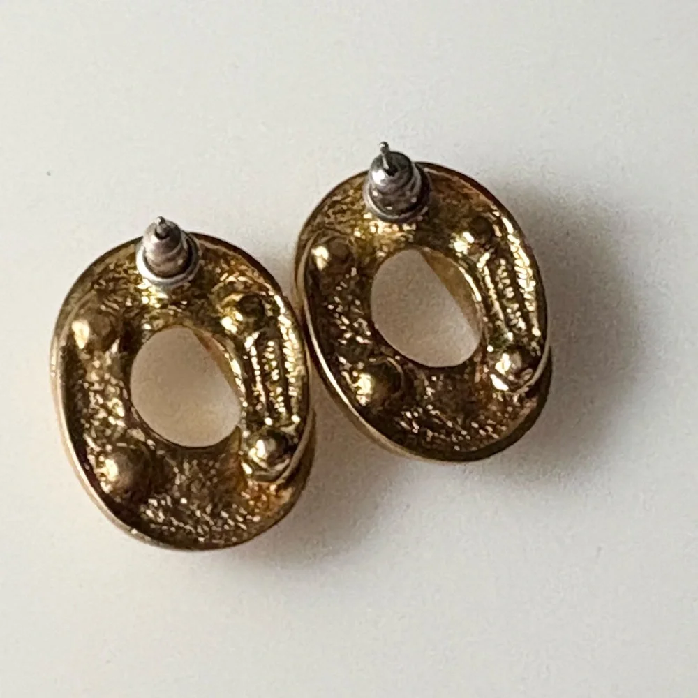 Vintage Gold-tone Matte Shiny Stamped Thailand Post Earrings - Picture 9 of 12